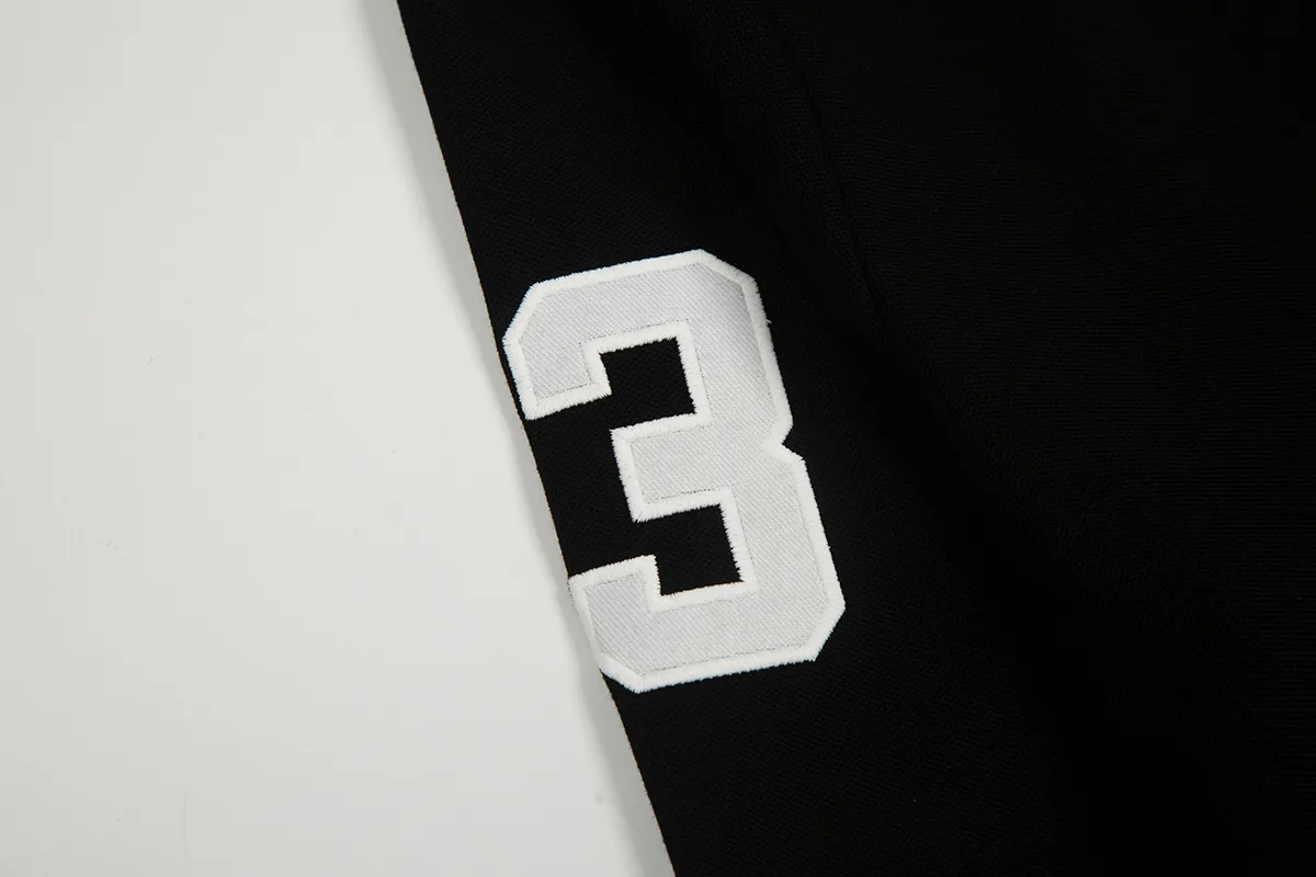 P200 White background picture [Evergreen all year round] Style number: 25101# (on sale all year round) Color: black white label/black red label/navy blue white label/navy blue red label/white/pink/grey Size: S to Pearlescent buttons on white background ✅ - The placket chiffon film is professionally processed ✅ -Ralph Lauren's classic Malaysian logo Polo｜Unlock the British retro sports style. Use 220g heavy double-sided piqué cotton to create a tall silhouette. The iconic Malaysian embroidery logo interprets American origin. The solid color system can easily control formal and casual scenes.